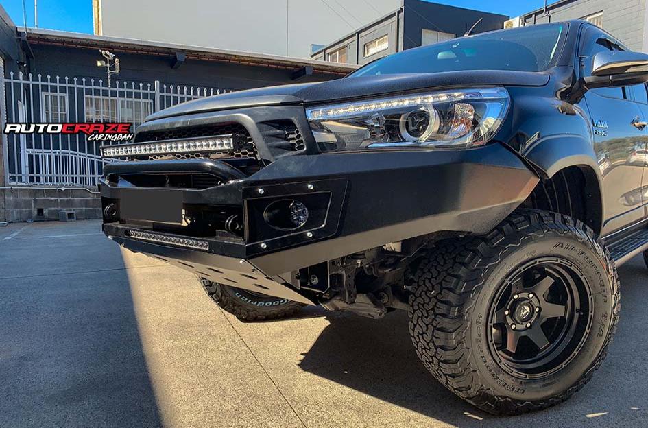 TOYOTA HILUX N80 4WD SHOK MATTE BLACK